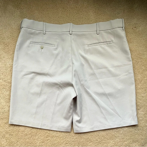 ✅PGA Tour Men's Light Beige Polyester Golf Shorts - Size 44 - VGUC - Flat Front - Picture 2 of 9